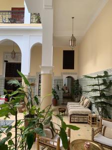 Posezení v ubytování Riad Dar Hamid Hotel & Spa
