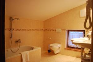 A bathroom at Chalet Helen