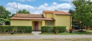 Hoone, kus the country house asub