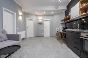 Cucina o angolo cottura di Gorgeous Apartament with View in Piata Universitatii