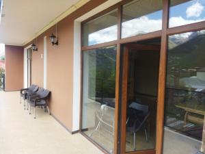 Μπαλκόνι ή βεράντα στο DISCOVER KAZBEGi HOTEL