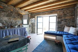 Χώρος καθιστικού στο Cricket house 180 sea view - Serifians Residences
