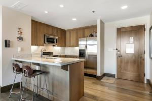 Kuchyň nebo kuchyňský kout v ubytování Westin ResortUnit 824