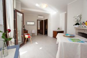 Posezení v ubytování Lu Lioni Rooms