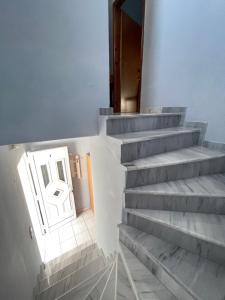 Фотография из галереи Artemis Hotel Apartments в Керамоти