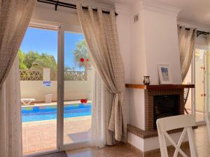 Bazén v ubytování Villa Madrid Private Pool Casasol nebo v jeho okolí
