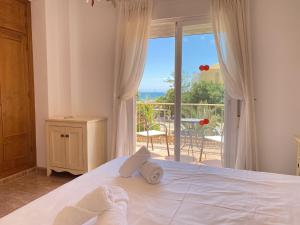 Postel nebo postele na pokoji v ubytování Villa Madrid Private Pool Casasol