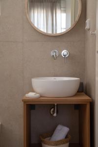 Ένα μπάνιο στο Vavoulas Village +56 φωτογραφίες