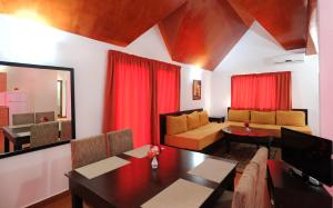 Istumisnurk majutusasutuses Farah Inn Ifrane