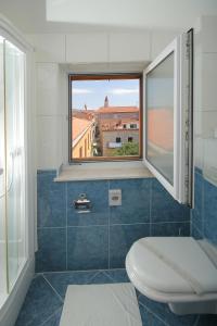 Koupelna v ubytování Hotel Trogir + 37 fotografií