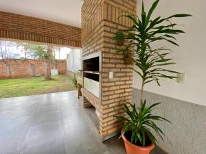 Imagen de la galería de Agradable casa independiente con jardín y estacionamiento, en Ciudad del Este