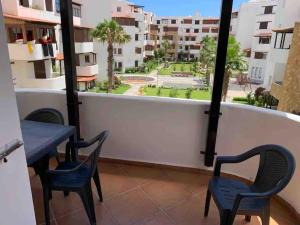 Balkoni atau teres di superbe appartement en complexe avec piscine