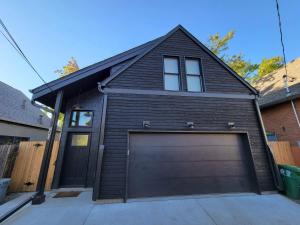 Το κτήριο όπου στεγάζεται  η παραθεριστική κατοικία