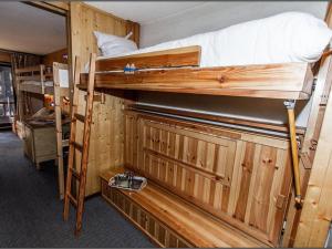 Zdjęcie z galerii obiektu Studio Cabine Confort · Centre de Val d'Isère · Balcon Sud · Près des Pistes - FR-1-518-122 w mieście Val dʼIsère