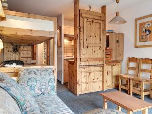 Zdjęcie z galerii obiektu Studio Cabine Confort · Centre de Val d'Isère · Balcon Sud · Près des Pistes - FR-1-518-122 w mieście Val dʼIsère