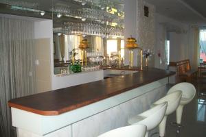 Lounge nebo bar v ubytování Biesiadny Dworek