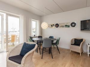TV a/nebo společenská místnost v ubytování Holiday home Rudkøbing XIX