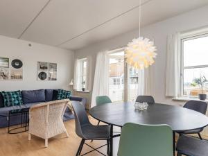 Posezení v ubytování Holiday home Rudkøbing XIX