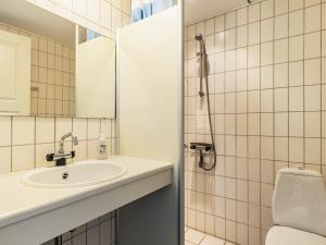 Koupelna v ubytování Holiday home Rudkøbing XIX