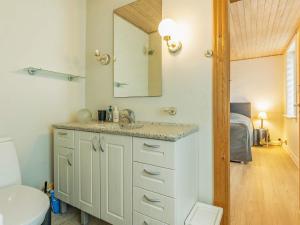 Phòng tắm tại 10 person holiday home in Vestervig-By Traum +41 ảnh