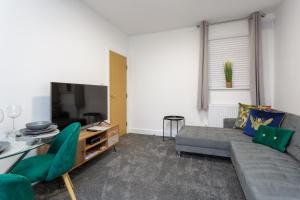 Photo de la galerie de l'établissement Milton Heights - Modern 2 bedroom apartment with terrace in Portsmouth, à Portsmouth