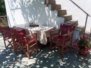Εστιατόριο ή άλλο μέρος για φαγητό στο Traditional house in Akamatra square