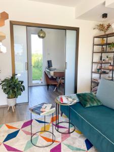 Ein Sitzbereich in der Unterkunft Casa moderna per vacanze rilassanti