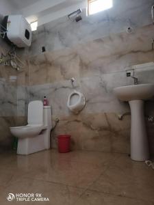 Kupaonica u objektu 1BHK Apartment Offbeat Hilltop Mountain lovers paradise