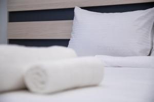 Posteľ alebo postele v izbe v ubytovaní SithoniaRS Luxury Apartment 2nd Floor with Sea View