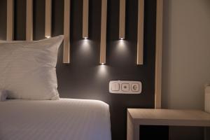 Posteľ alebo postele v izbe v ubytovaní SithoniaRS Luxury Apartment 2nd Floor with Sea View