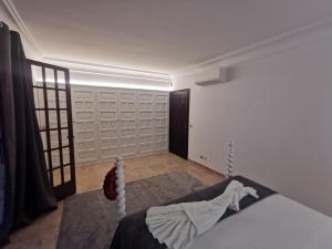 Ένα ή περισσότερα κρεβάτια σε δωμάτιο στο VILLAS COSETTE Villa CALYPSO +36 φωτογραφίες