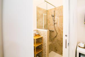 A bathroom at Migliori Olive Ascolane beds Még 37 kép