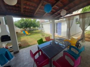 Część wypoczynkowa w obiekcie Vacation House Bimba - Pomer