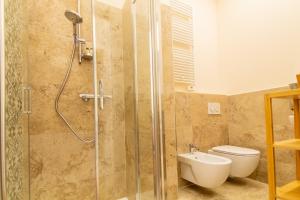A bathroom at Migliori Olive Ascolane beds