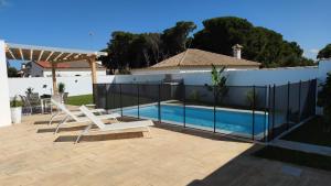 Basen w obiekcie PALAPA GARDEN alojamientos, piscina privada y cerca del mar lub w pobliżu