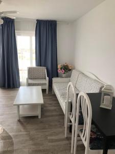 Zdjęcie z galerii obiektu Apartamento con piscina y vistas -Le Petit Paradis w Costa Teguise