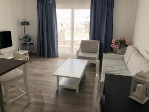 Zdjęcie z galerii obiektu Apartamento con piscina y vistas -Le Petit Paradis w Costa Teguise