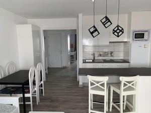 Zdjęcie z galerii obiektu Apartamento con piscina y vistas -Le Petit Paradis w Costa Teguise +9 zdjęć