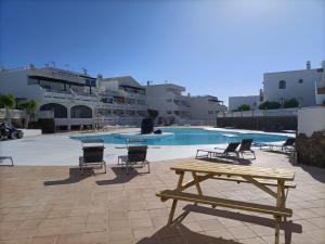 Zdjęcie z galerii obiektu Apartamento con piscina y vistas -Le Petit Paradis w Costa Teguise