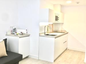 Kuchyňa alebo kuchynka v ubytovaní Castro Holidays - Apto C Nuevo Céntrico con Garaje Gratis