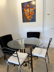 A seating area at marina real 221