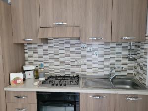 A kitchen or kitchenette at Casa Cobalto - Lascio tutto vivo a Copanello