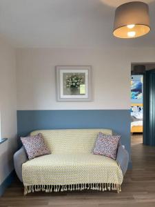 A seating area at Natures Rest Apartment