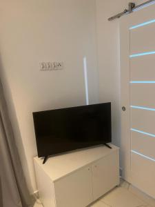TV a/nebo společenská místnost v ubytování Apartamenty u Ewy - EUROS