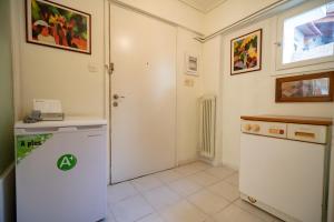 Cuisine ou kitchenette dans l'établissement Zografou Apartment 1 bed 2 pers