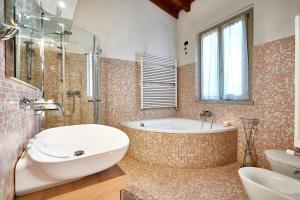 Kúpeľňa v ubytovaní Luxury Design Loft - [Piazza Pontida]