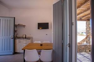 Foto da galeria de Katikies Ftelia Mykonos em Panormos Mykonos