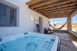 Gallery image of Katikies Ftelia Mykonos in Mykonos