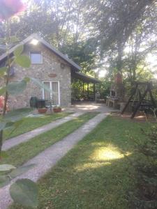 Zahrada ubytování Planinska kuca Steki Bukulja