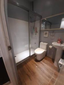 Ванна кімната в MC residence 5 w/ Netflix,100Mbps Wifi, hot shower